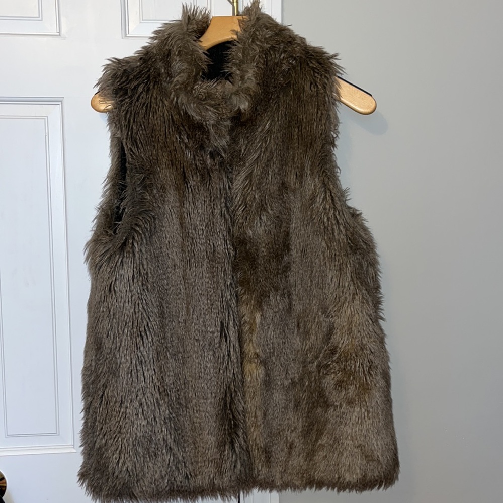 Reversible Fur Sweater Vest - Picture 3 of 8